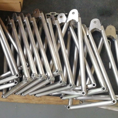 Año universal de mejora del rendimiento Escalera de Jacobs Titanio natural 13 5/8&quot; 14&quot; 3 agujeros 1 agujero para Sprint Car Car Racing