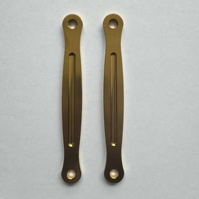 Cinturón de escalera de plata y titanio de 5 pulgadas y 7 pulgadas, hecho a medida para la optimización del rendimiento en carreras de autos.