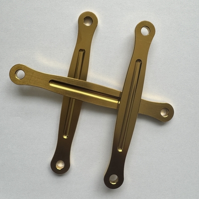 Cinturón de escalera de plata y titanio de 5 pulgadas y 7 pulgadas, hecho a medida para la optimización del rendimiento en carreras de autos.