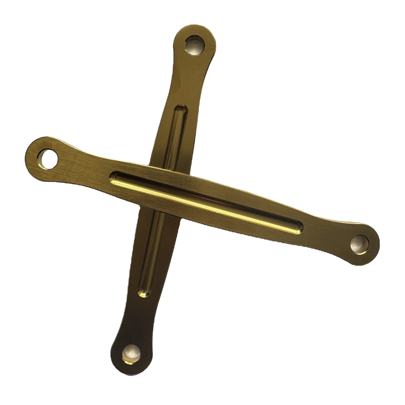 Cinturón de escalera de plata y titanio de 5 pulgadas y 7 pulgadas, hecho a medida para la optimización del rendimiento en carreras de autos.